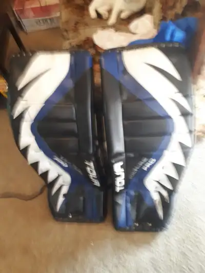 Tour Vulture Pro 31" Senior Goalie Pads, View more