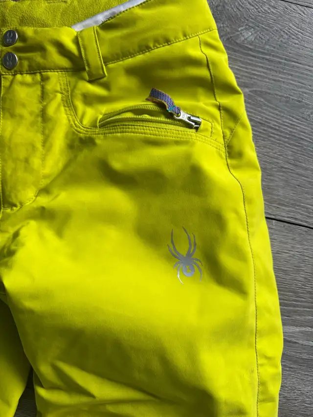 Spider snow pants in Kids & Youth in Calgary - Image 3