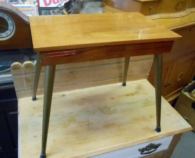 Banc pour Orgue Farfisa - Vintage in Pianos & Keyboards in Sherbrooke - Image 2