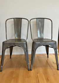 Lot de 2 chaises en métal - set of 2 metal chairs 