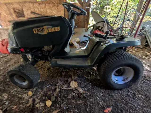 Yard works mower for parts or repair in Engine & Engine Parts in Bedford - Image 3
