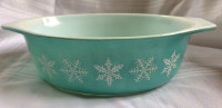 Vintage Pyrex casserole snowflake pattern