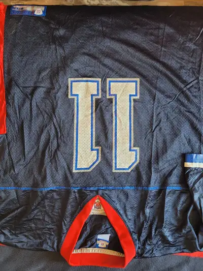 Vintage Buffalo Bill's #11 Drew Bledsoe XL in good condition text Brian 519 276 9480