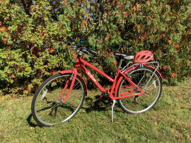 Vélo de randonnée  dans Randonnée, ville et hybrides  à Laval/Rive Nord
