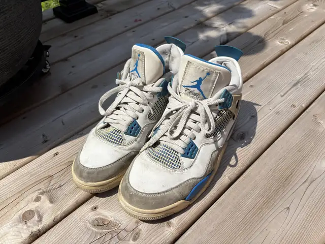 Air Jordan 4 in Men's Shoes in City of Montréal - Image 5