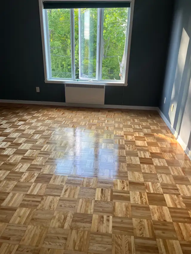 Sanding and varnishing of floors62866660520195122