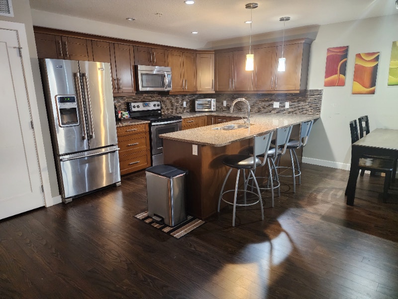 Fully Furnished 2 bed 2 bath, 1100sqft in Windermere Long Term Rentals Edmonton Kijiji