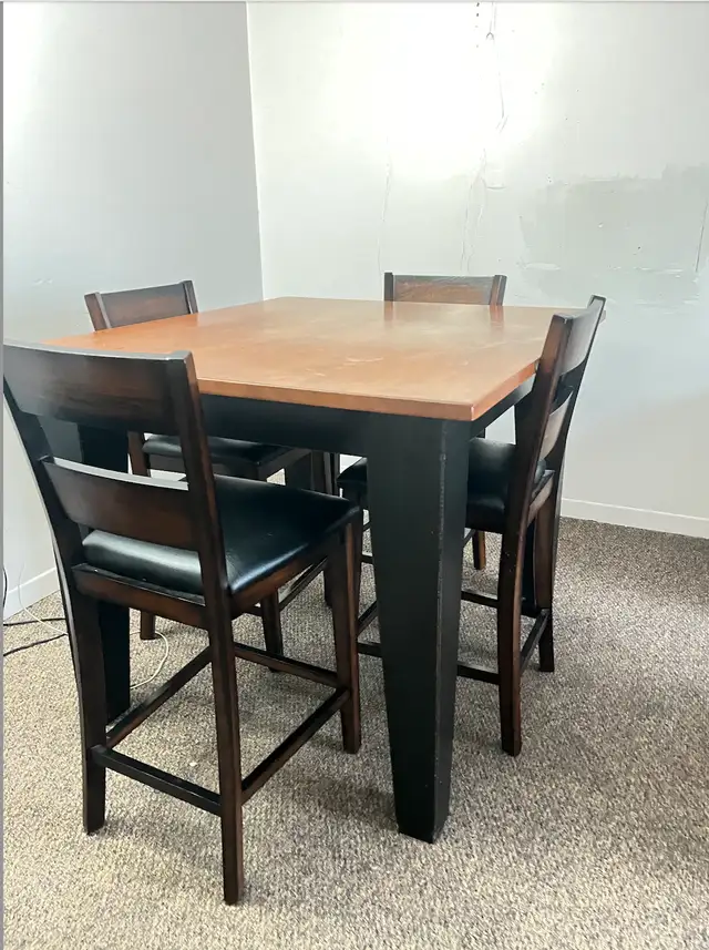DINNING TABLE in Dining Tables & Sets in Kingston - Image 2