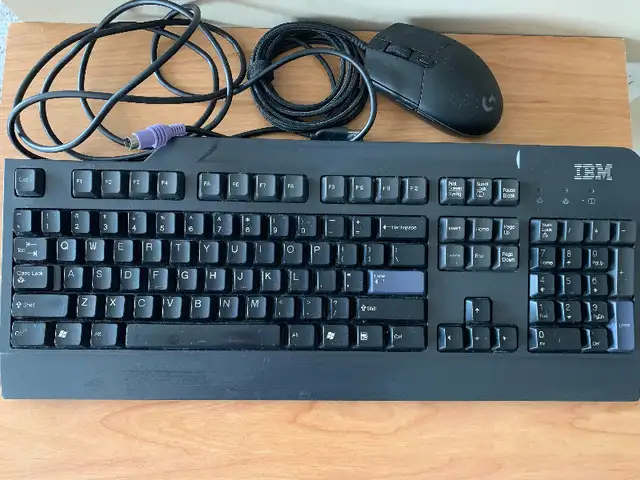 Samsung Monitor : with cables : 18 inch in Monitors in Cambridge - Image 4