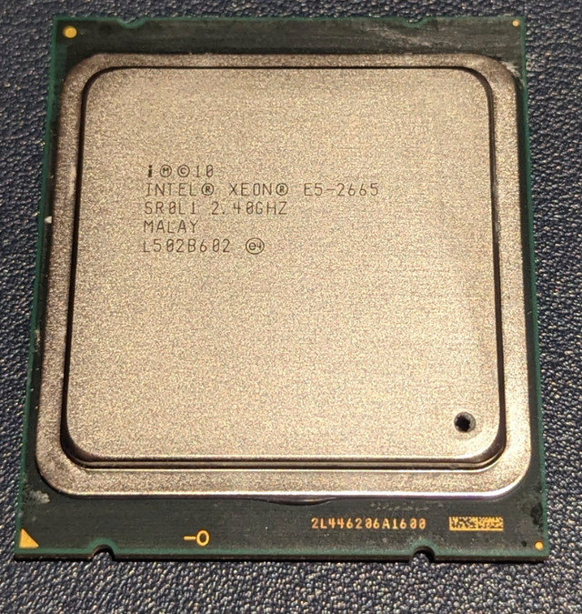 Intel Xeon E5-2665 Server processor CPU dans Serveurs  à Ville de Montréal