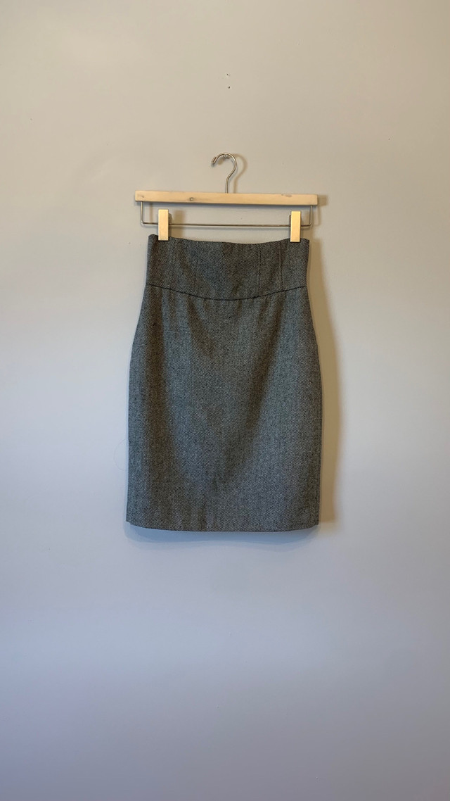 FOREVER21 (s) High Waist Pencil Skirt in Women's - Dresses & Skirts in City of Toronto