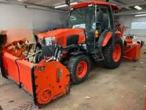 2 tracteurs Kubota L6060 4X4 usagés L6060HSTCC, année 2020, version Nordic, cabine avec air climatis...