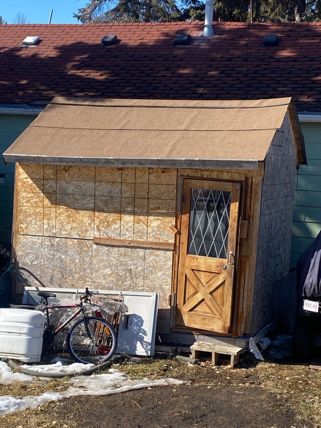 1500 gallon water tank and shed in Other in St. Albert
