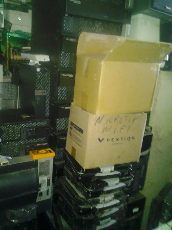 GW Instek Intelligent Counter GFC-8131H frequency counter 900+pc in Other in City of Montréal - Image 5
