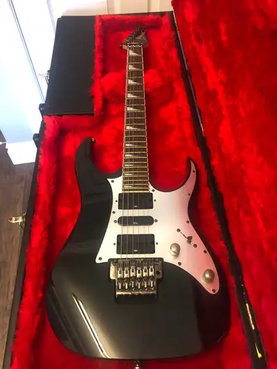 Selling my Ibanez RG 350 EX electric guitar. This instrument is in used condition, ready to plug in...