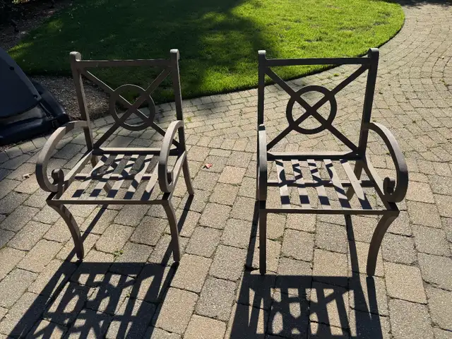 Outdoor Bench plus two Chair Set in Patio & Garden Furniture in Mississauga / Peel Region - Image 5