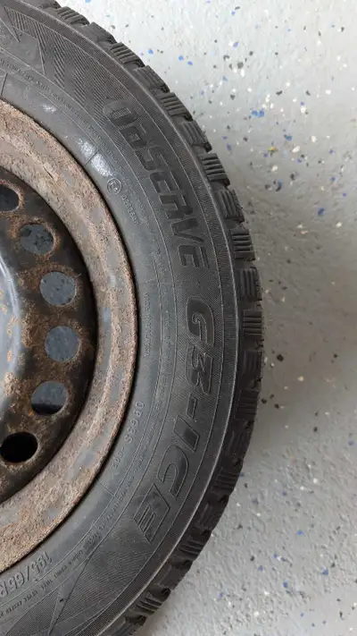Set of 4 wnter tires Toyo observe on steel wheels