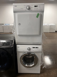 Washer and dryer Kenmore white 23”