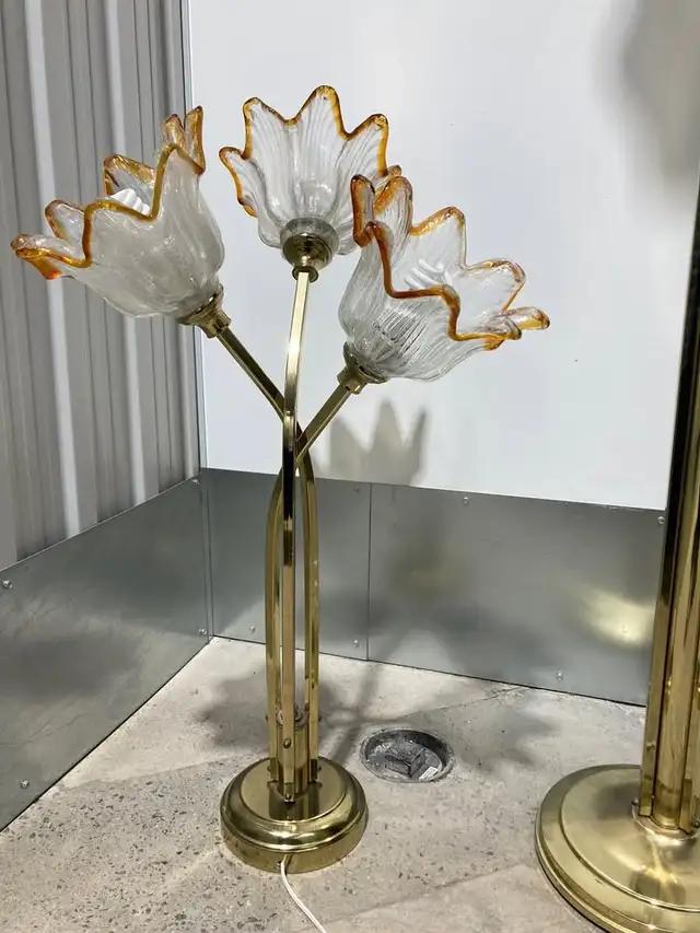 A set of Mid Century Lamps With Thick Murano Scallop Tulip Glass in Indoor Lighting & Fans in City of Montréal - Image 7