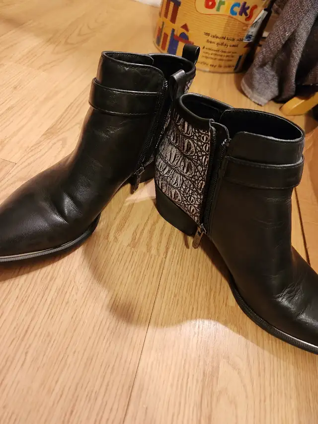 Sam Edelman boots, size 6