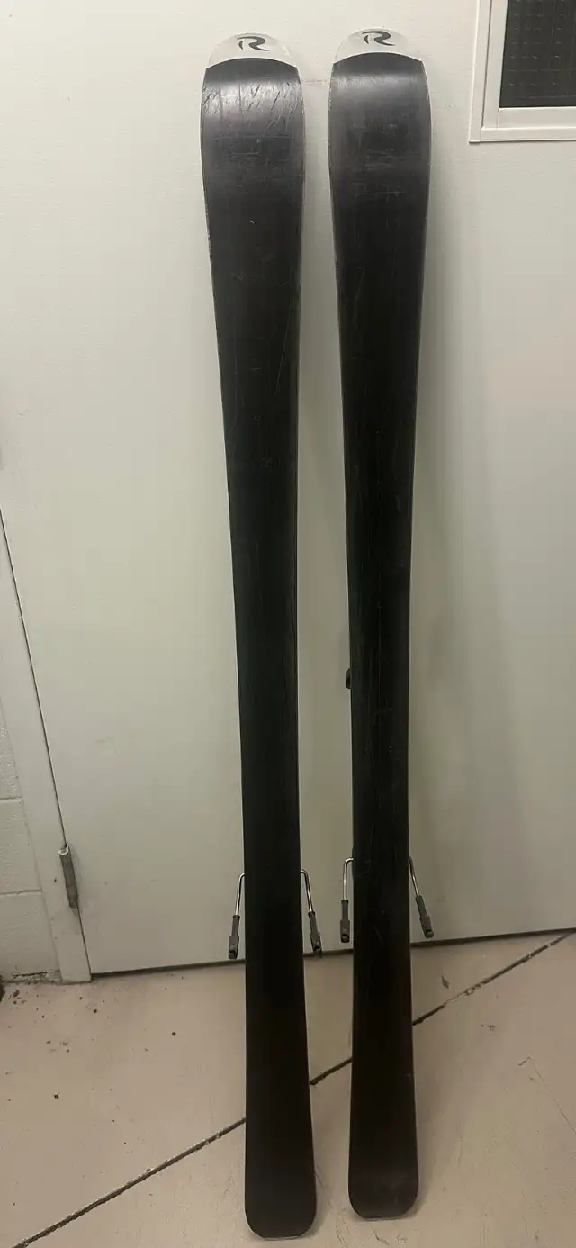 Ski alpain64556777841923124