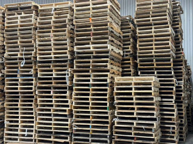 Pallets for sale ! 40 X 48 in Industrial Shelving & Racking in Ottawa