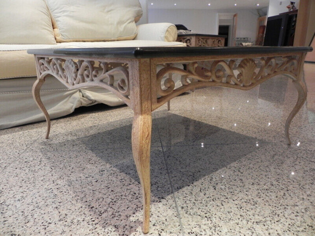 Bombay faux marble top coffee table and end table in Coffee Tables in City of Toronto - Image 2
