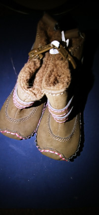 NEW BABY BOOTS SIZE 9M