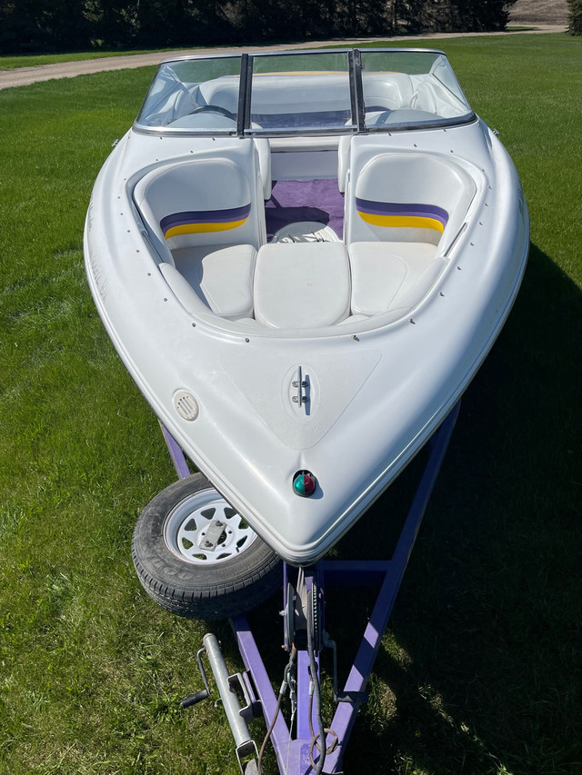 Boat Baja Islander 212 with tubes in Powerboats & Motorboats in Regina - Image 3