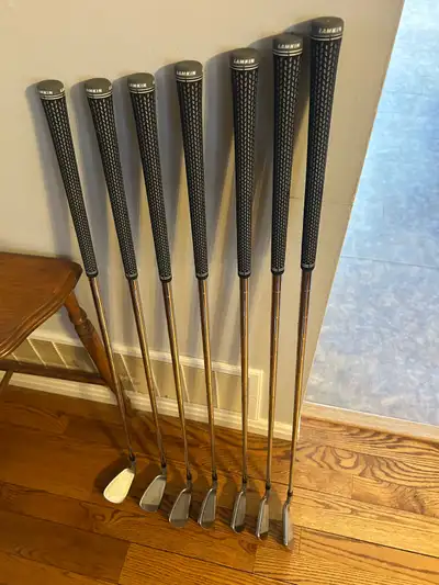 TaylorMade SIM2 Max Irons 5-AW Stiff, View more