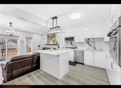 4+1-Bed room, 4 bath, 1.5 garage, 3 open/driveway parking for Rent in the Laurentian West, Kitchener...