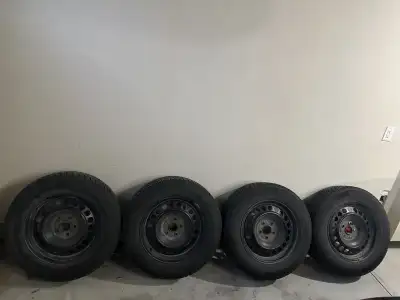 Only used three months, great treads. Size 225/65R/17