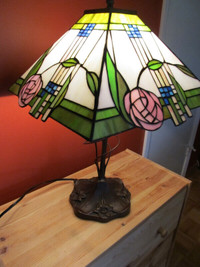 BN Tiffany style stained glass table lamp 22" high.