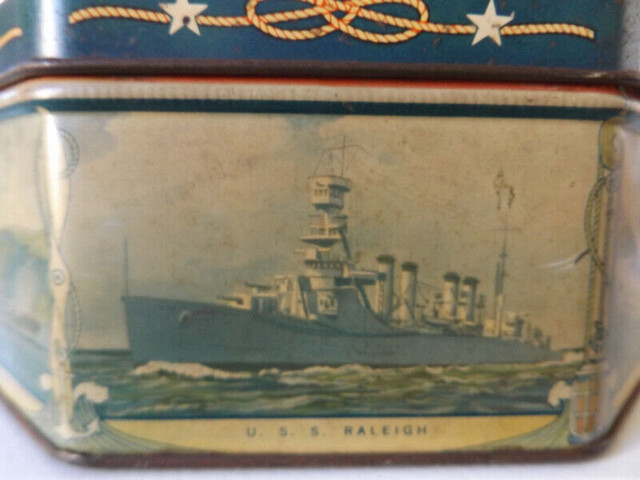 ORIGINAL VINTAGE LOOSE-WILES BISCUIT COMPANY TIN U.S.S. IDAHO in Arts & Collectibles in Oakville / Halton Region - Image 3