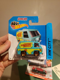 2014 Hot wheels EURO SHORT CARD Mystery Machine Scooby Doo