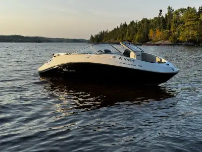 Sea Doo Challenger 180 SE 2012 255hp MOTEUR NEUF !!! Moteur Rotax 4-TEC Supercharged de 255HP COMPLÈ...