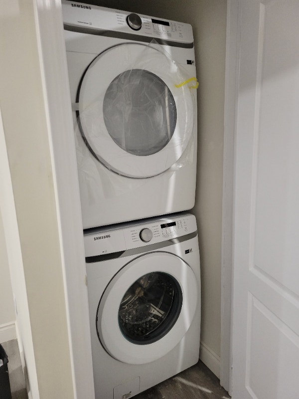 Rent Reduced 2 Room Apartment in Kitchener. Price/Bedroom Long Term