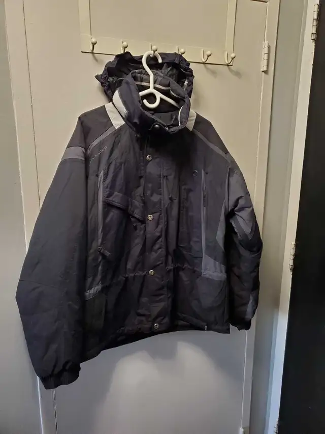 Men's Warm Winter Jacket size 42 ML in Men's in Mississauga / Peel Region - Image 2