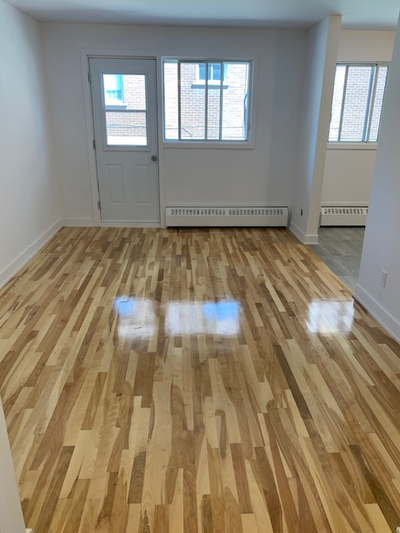 PREMIER MOIS GRATUIT !!! Maintenant disponible , 3 1/2 sur la rue St Zotique entre la rue Pie IX et...