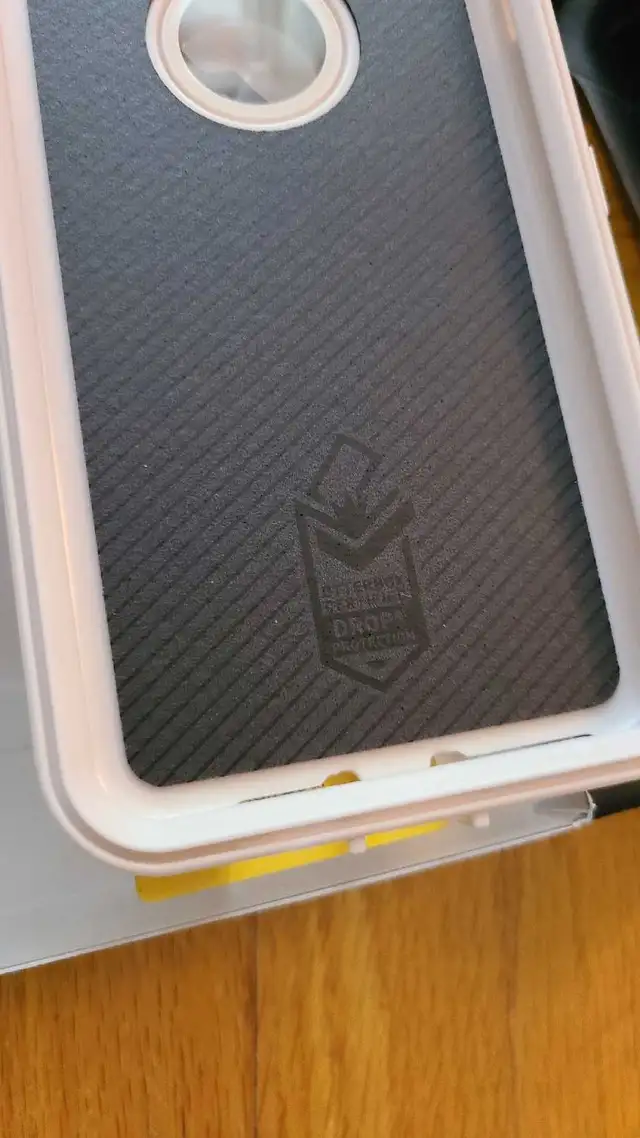 OtterBox Defender Series for iPhone Xs Max in Cell Phone Accessories in City of Toronto - Image 4