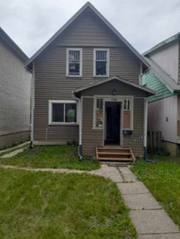 3 BEDROOM HOUSE FOR RENT - 1156 ROBINSON STREET
