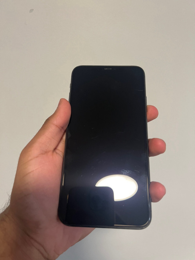 iPhone 11 Pro Max  in Cell Phones in Mississauga / Peel Region - Image 2