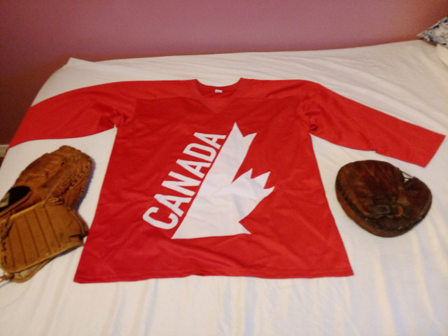 Autographed Team Canada Jersey signed by yFleur with COA in Arts & Collectibles in Sudbury - Image 3