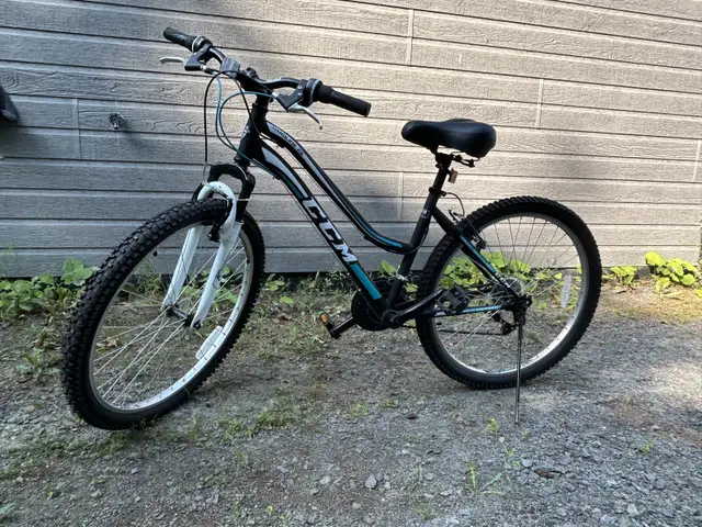 Vélo CCM Hardline 26 pour femme in Cruiser, Commuter & Hybrid in Laurentides - Image 2