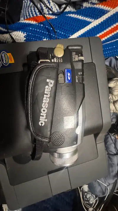 Capture memories with this Panasonic Web Camera! This camcorder features a 700x digital zoom and off...