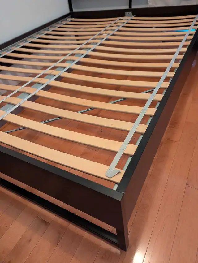 Queen bed/lit mattress/matelas63347538980355122