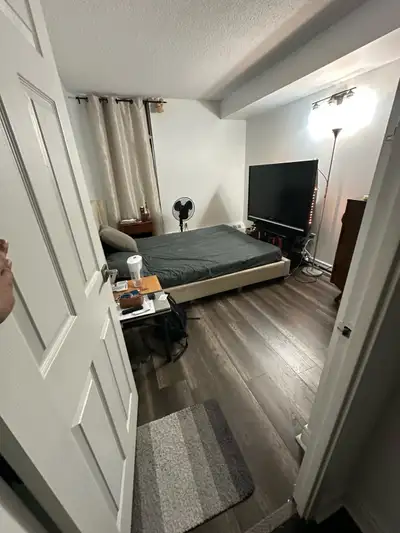3 Beds 2 Baths - Apartment McCowan Rd, Scarborough, ON, Canada Private Bedroom for Rent – $760+ Util...