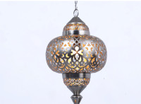 2 Oriental Lanterns / Lanternes Orientales