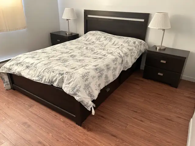 mobilier de chambre à coucher  in Beds & Mattresses in Sherbrooke - Image 2