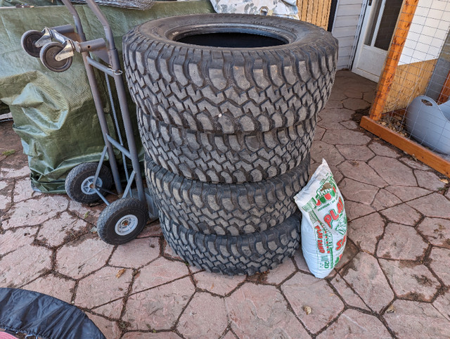 Jeep Wrangler Tires - BFG Mud Terrain T/A | Tires & Rims | London | Kijiji